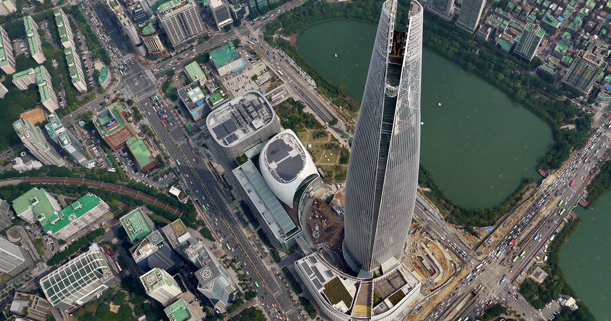 Tower s. Южная Корея Лотте ворлд Тауэр. Башня Лотте в Сеуле. Башня Lotte World, Сеул, Северная Корея – 555 метров. Lotte небоскреб.